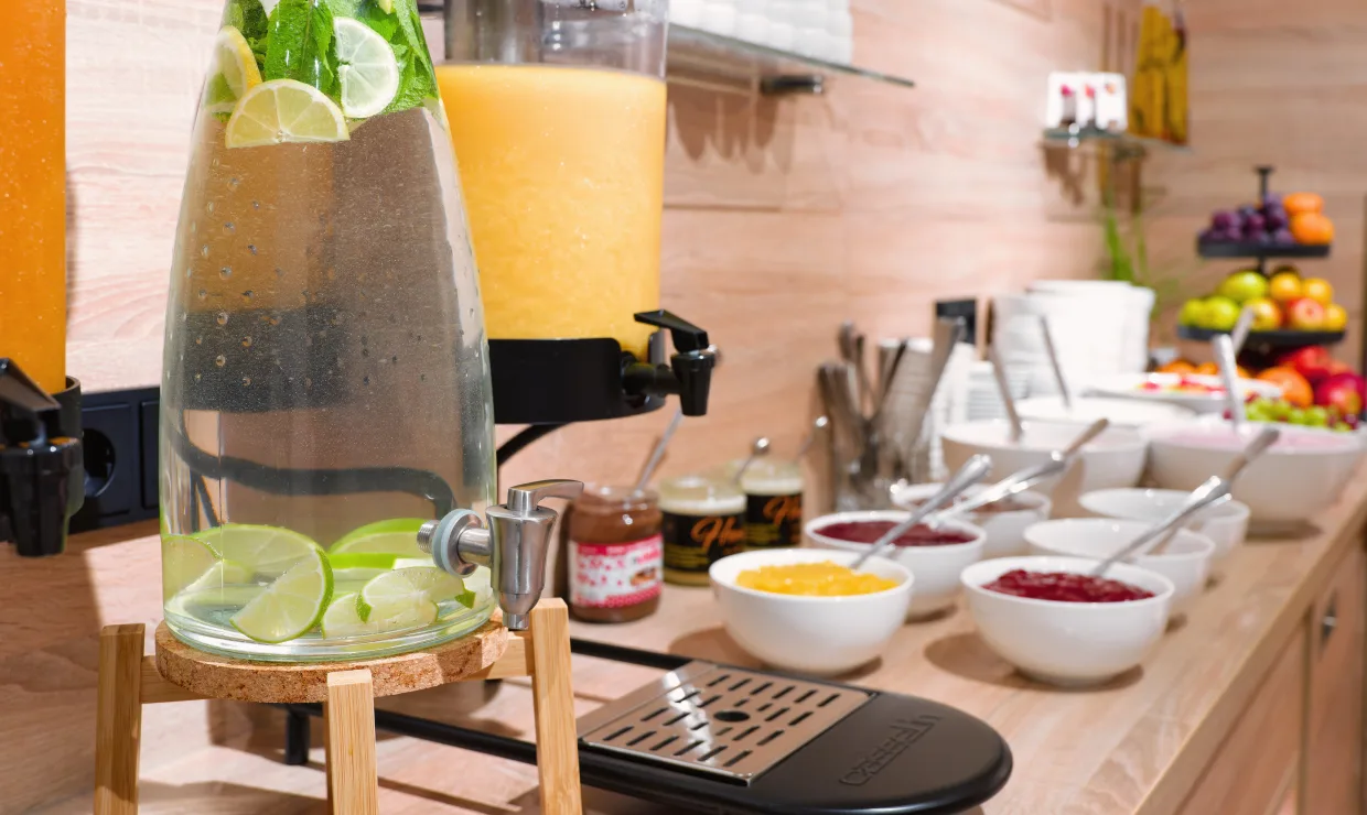 Frühstücksbuffet im Hotel Schluister Park